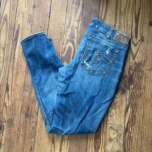 Silver Jeans Distressed Blue Denim Capris